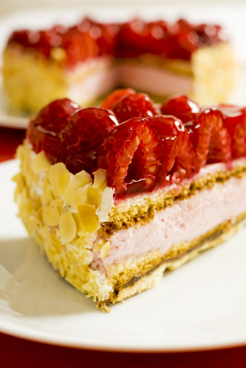 VERPOORTEN Himbeer-Joghurt-Partytorte