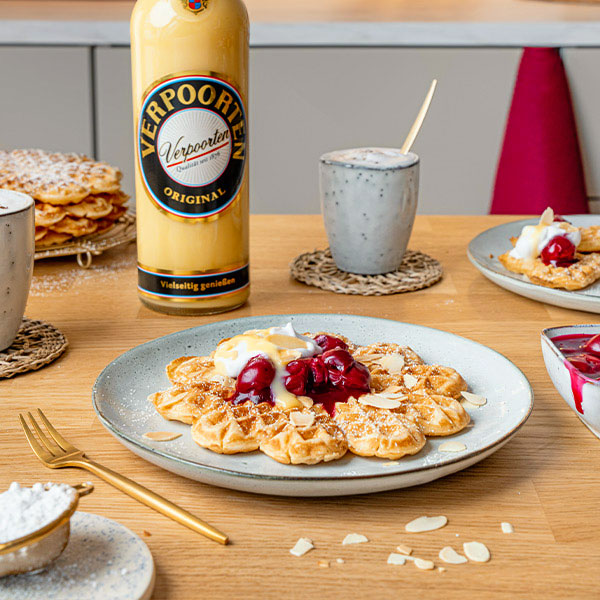 EiEiEi...VERPOORTEN-Waffeln mit Kirschkompott