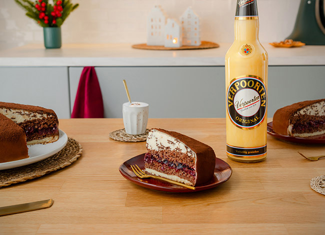 Festliche Schoko-Kirsch-Weihnachtstorte mit VERPOORTEN ORIGINAL