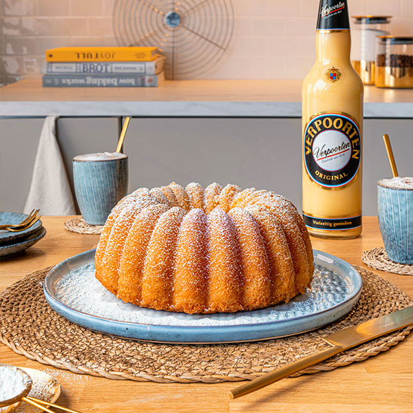 Eierlikörkuchen mit dem Gelben Klassiker ''Superlecker''