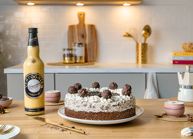 Mit ''Kuchen ohne Mehl und ohne Öl'' und ''Kuchen ohne Backen'' durch Ostern
