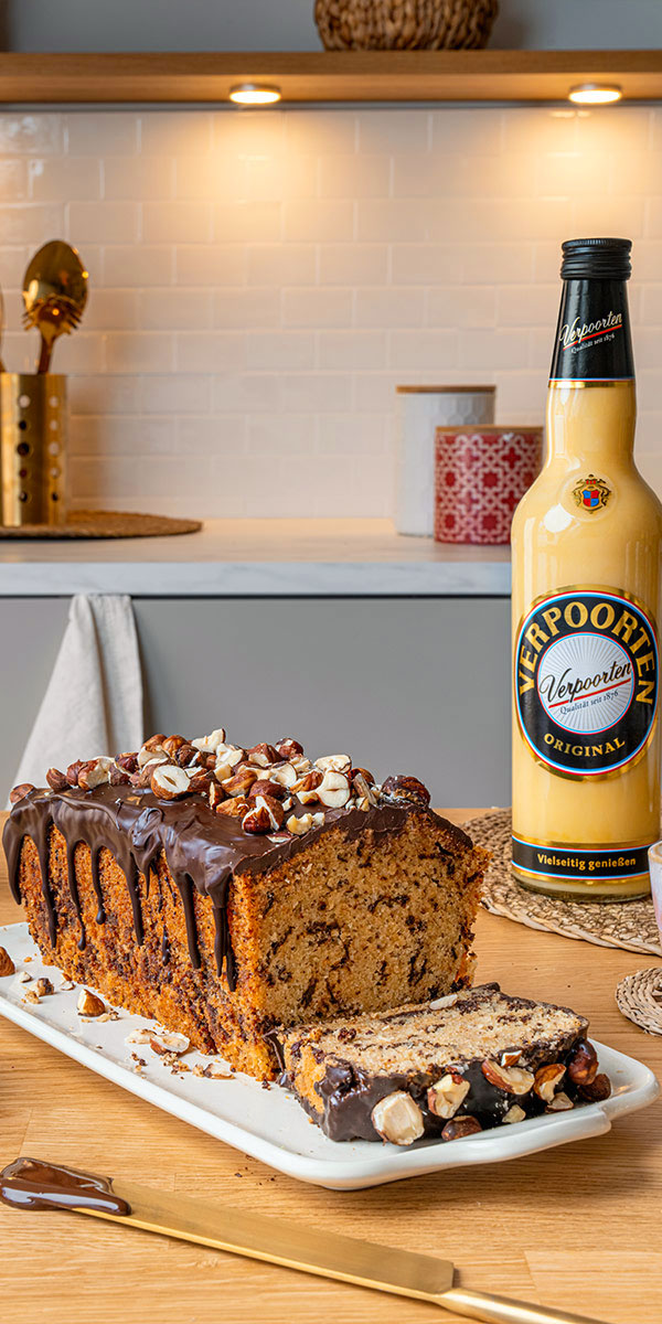 Eierlikörkuchen mit Nuss ''Eierlikör-Nusskuchen'' Bild 1