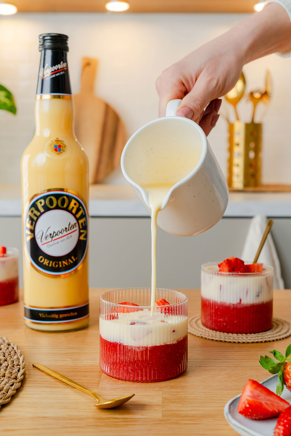 Eierlikör Panna Cotta mit Erdbeeren Bild 2