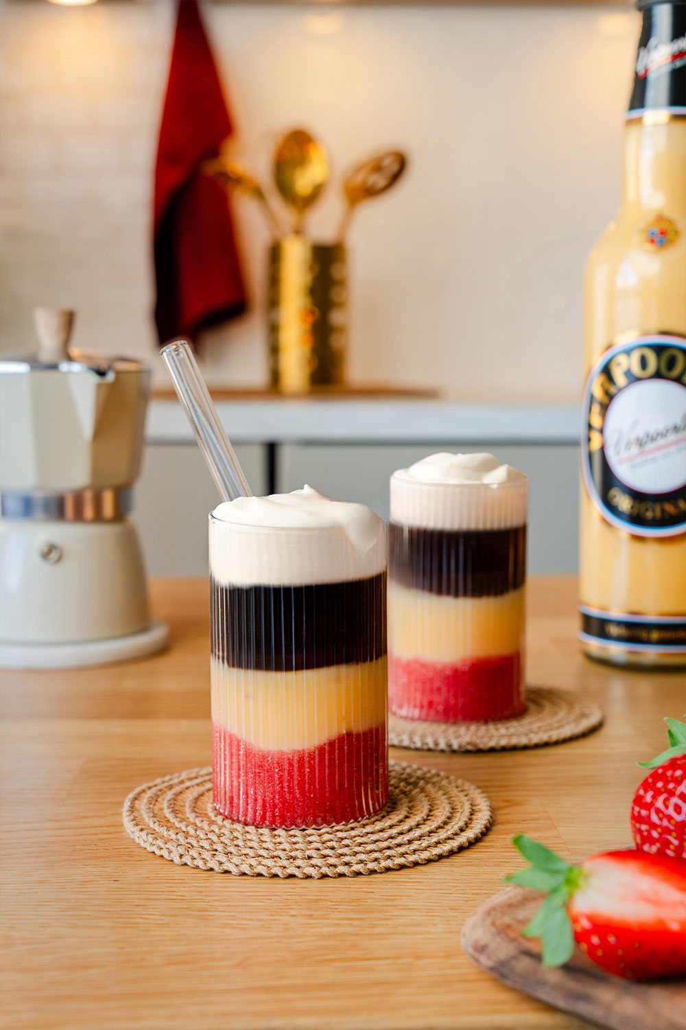 Eiskaffee mit Erdbeeren und lecker Eierlikör Bild 1 Eiskaffee mit Erdbeeren und lecker Eierlikör Bild 1