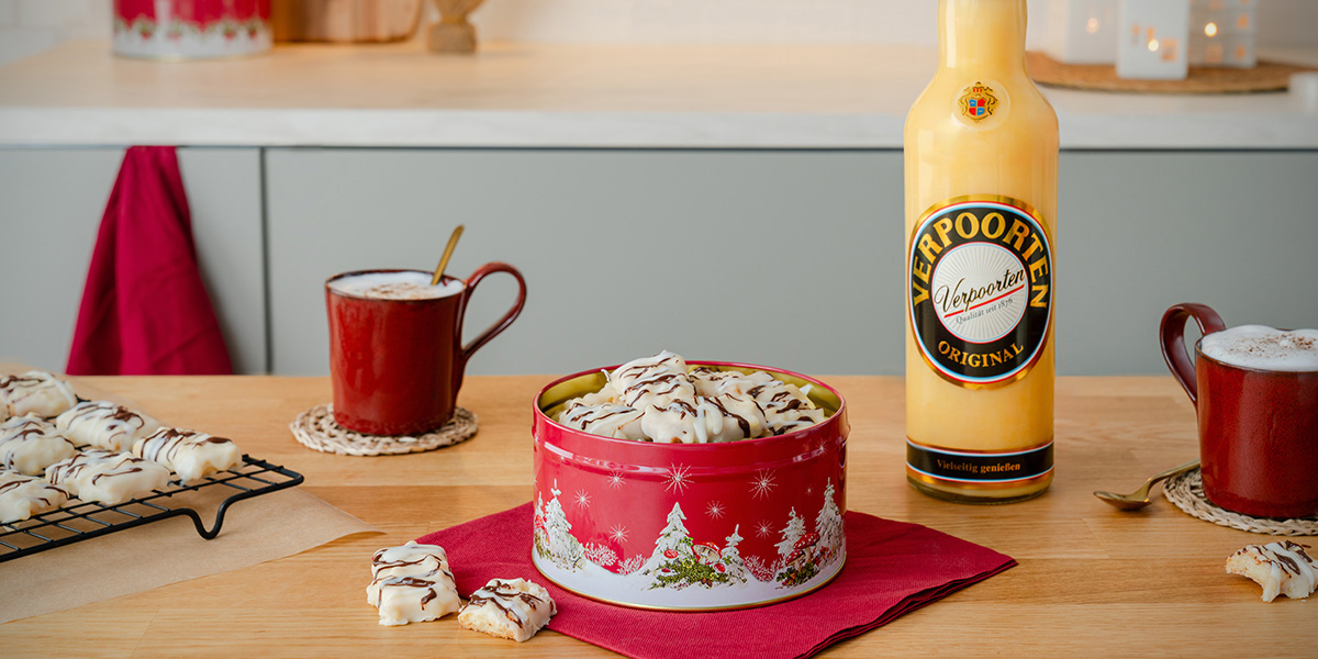 Eierlikör Mandel Plätzchen mit winterlicher Verpoorten-Glasur Bild 3