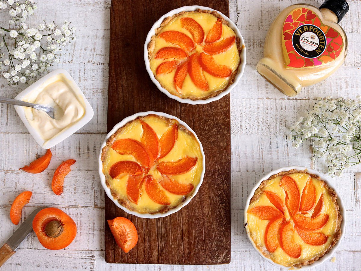 Sommerfrische Aprikosen-Schmand-Tartelettes mit Eierlikör Bild 3 Sommerfrische Aprikosen-Schmand-Tartelettes mit Eierlikör Bild 3