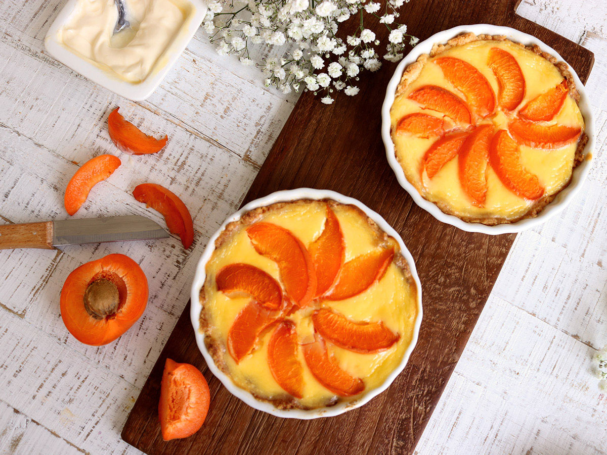 Sommerfrische Aprikosen-Schmand-Tartelettes mit Eierlikör Bild 2 Sommerfrische Aprikosen-Schmand-Tartelettes mit Eierlikör Bild 2