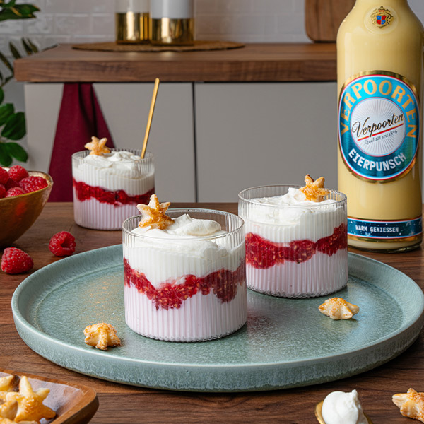 Himbeer-Mascarpone-Eierpunsch-Dessert mit Verpoorten Eierpunsch
