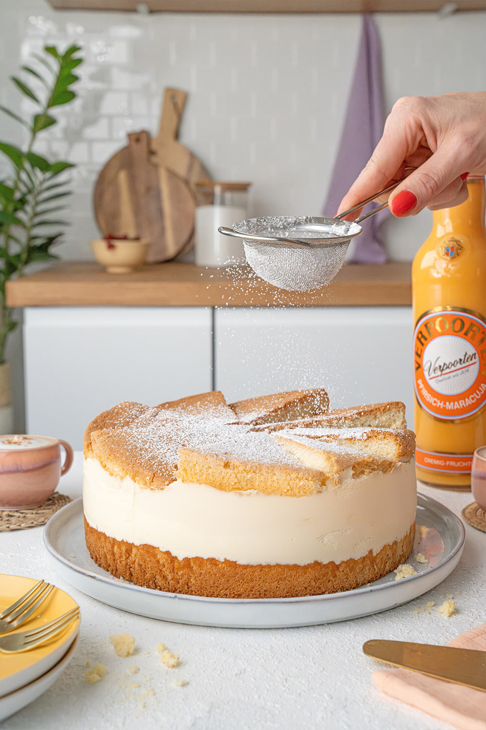 Käse-Sahne-Torte mit Verpoorten Pfirsich-Maracuja Bild 2 Käse-Sahne-Torte mit Verpoorten Pfirsich-Maracuja Bild 2