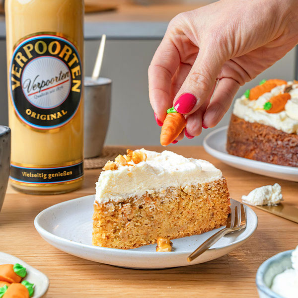 Rüblikuchen mit Verpoorten Eierlikör Frischkäse-Frosting