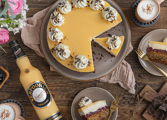 ''Backen ohne Mehl und ohne Öl'': Eierlikörtorte mit Kirschen