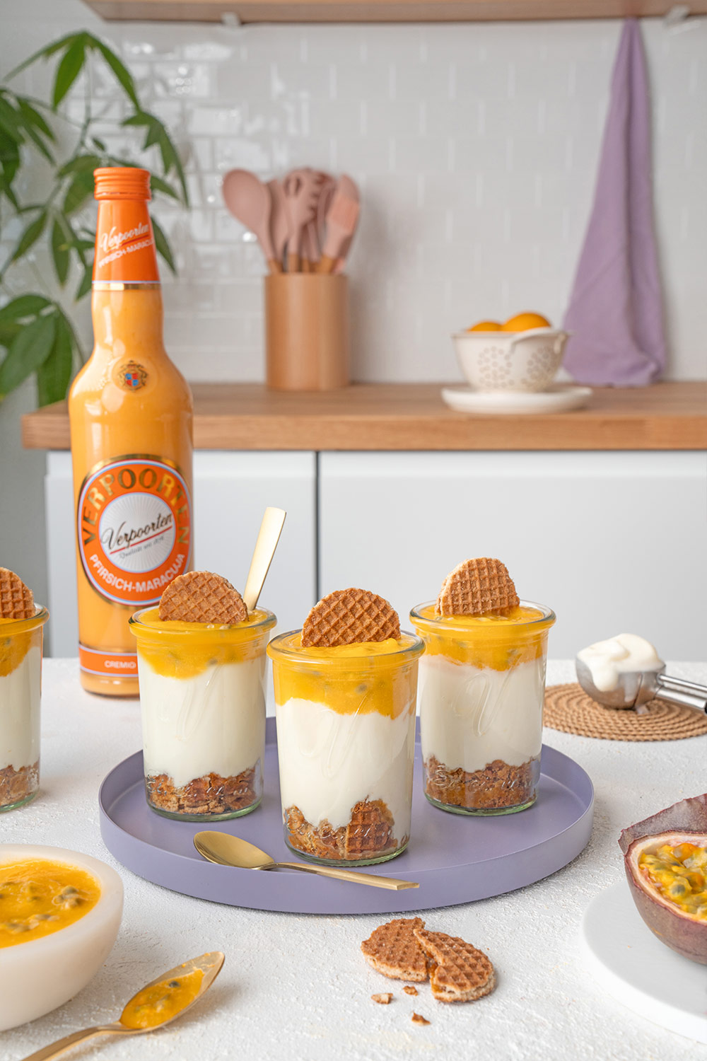 Pfirsich-Maracuja-Softeis im Glas mit Verpoorten Pfirsich-Maracuja Bild 1 Pfirsich-Maracuja-Softeis im Glas mit Verpoorten Pfirsich-Maracuja Bild 1