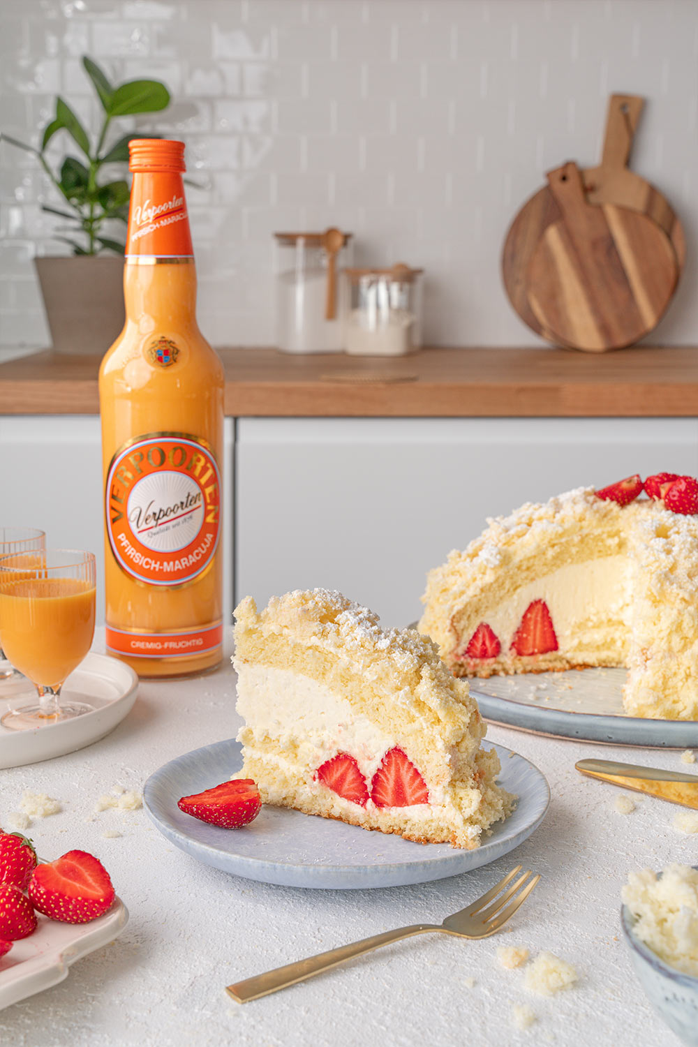 Kokos-Erdbeer-Torte mit Verpoorten Pfirsich-Maracuja Bild 1 Kokos-Erdbeer-Torte mit Verpoorten Pfirsich-Maracuja Bild 1