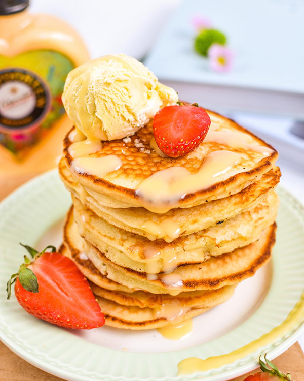 Eierlikör-Pancakes und Eierlikör-Eis mit Verpoorten Original Eierlikör Bild 1 Eierlikör-Pancakes und Eierlikör-Eis mit Verpoorten Original Eierlikör Bild 1