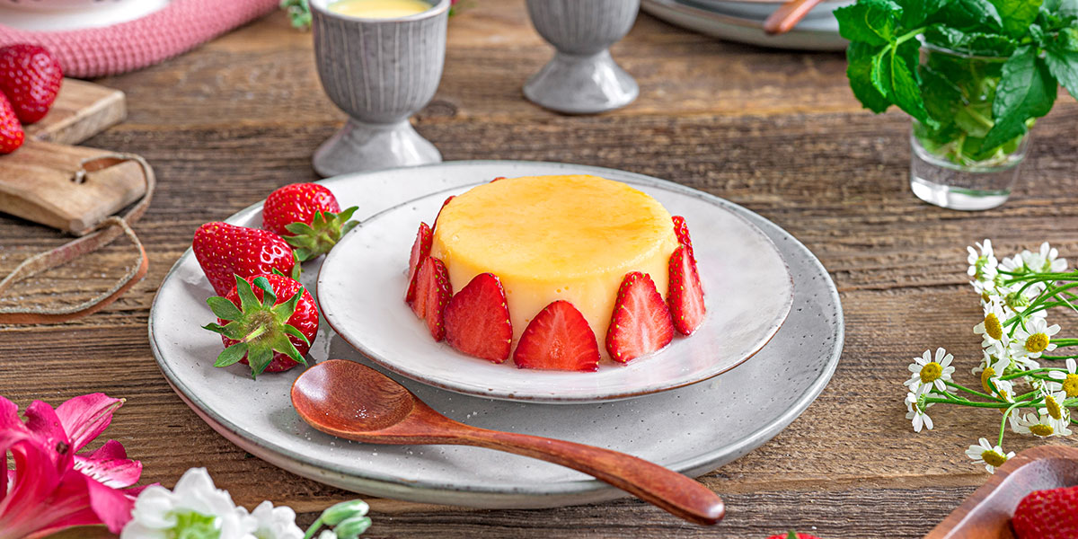 Eierlikör-Flan mit Verpoorten Original und Erdbeeren Bild 2 Eierlikör-Flan mit Verpoorten Original und Erdbeeren Bild 2