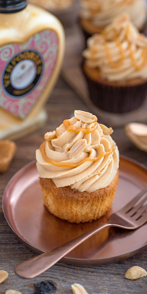 Erdnuss-Karamell-Eierlikör-Cupcakes Bild 2