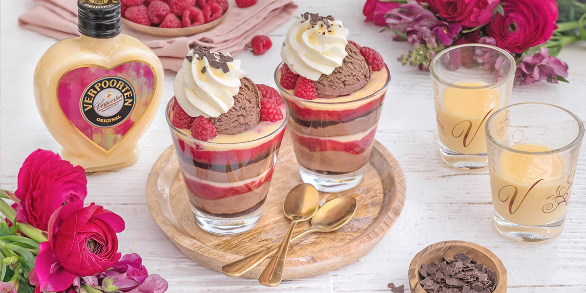Himbeer-Schoko-Eisbecher mit Verpoorten Original Eierlikör Bild 2