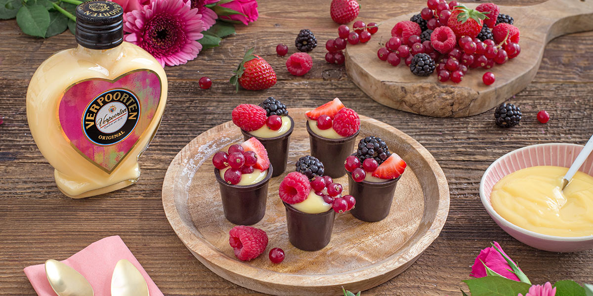VERPOORTINIS mit Eierlikörpudding und Beeren Bild 3