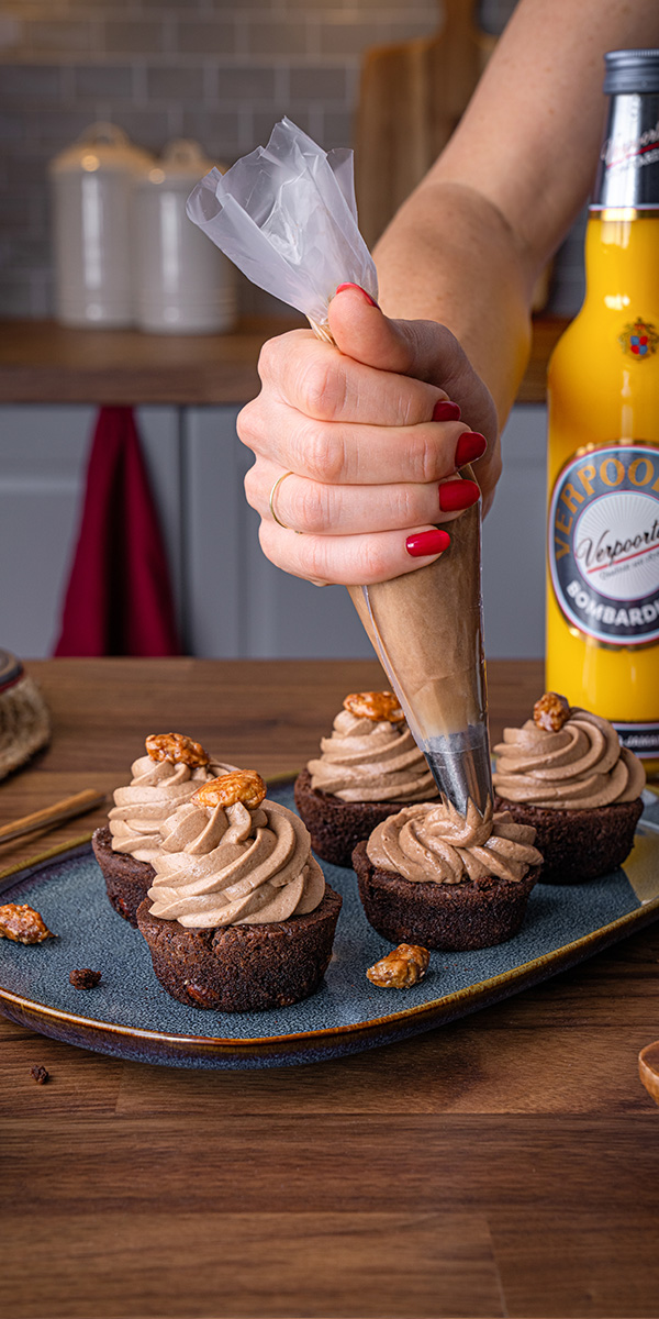 Schoko Verpoorten Bombardino Cupcakes mit gebrannten Mandeln Bild 3 Schoko Verpoorten Bombardino Cupcakes mit gebrannten Mandeln Bild 3