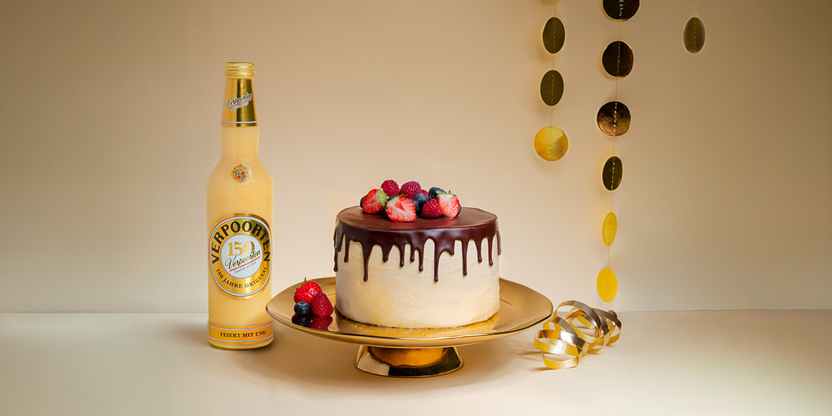 Verpoorten Jubiläumstorte mit Eierlikörcreme und Erdbeeren Bild 3